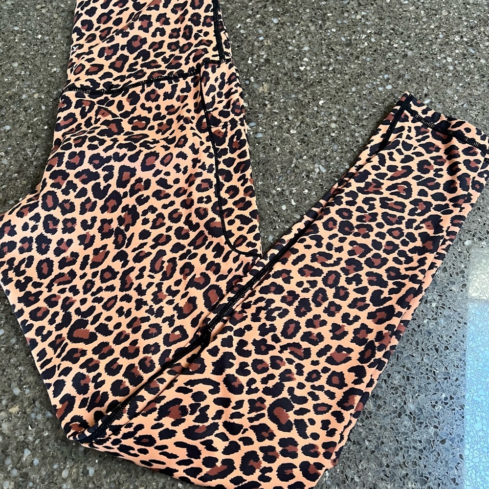 Fety Brown and Black Leopard Print Leggings with Pocket Size M EUC Yoga Gym Run